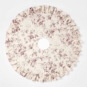 Ruffle Botanical Christmas Tree Skirt Cream/Red – Threshold Studio McGee, Target